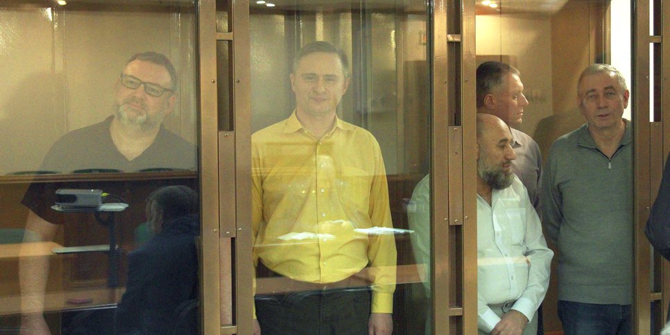 From left to right: Vitaliy Komarov, Sergey Shatalov, Vardan Zakaryan, Yuriy Chernyshev and Ivan Chaikovskiy in the court during the appeal, April 10, 2024